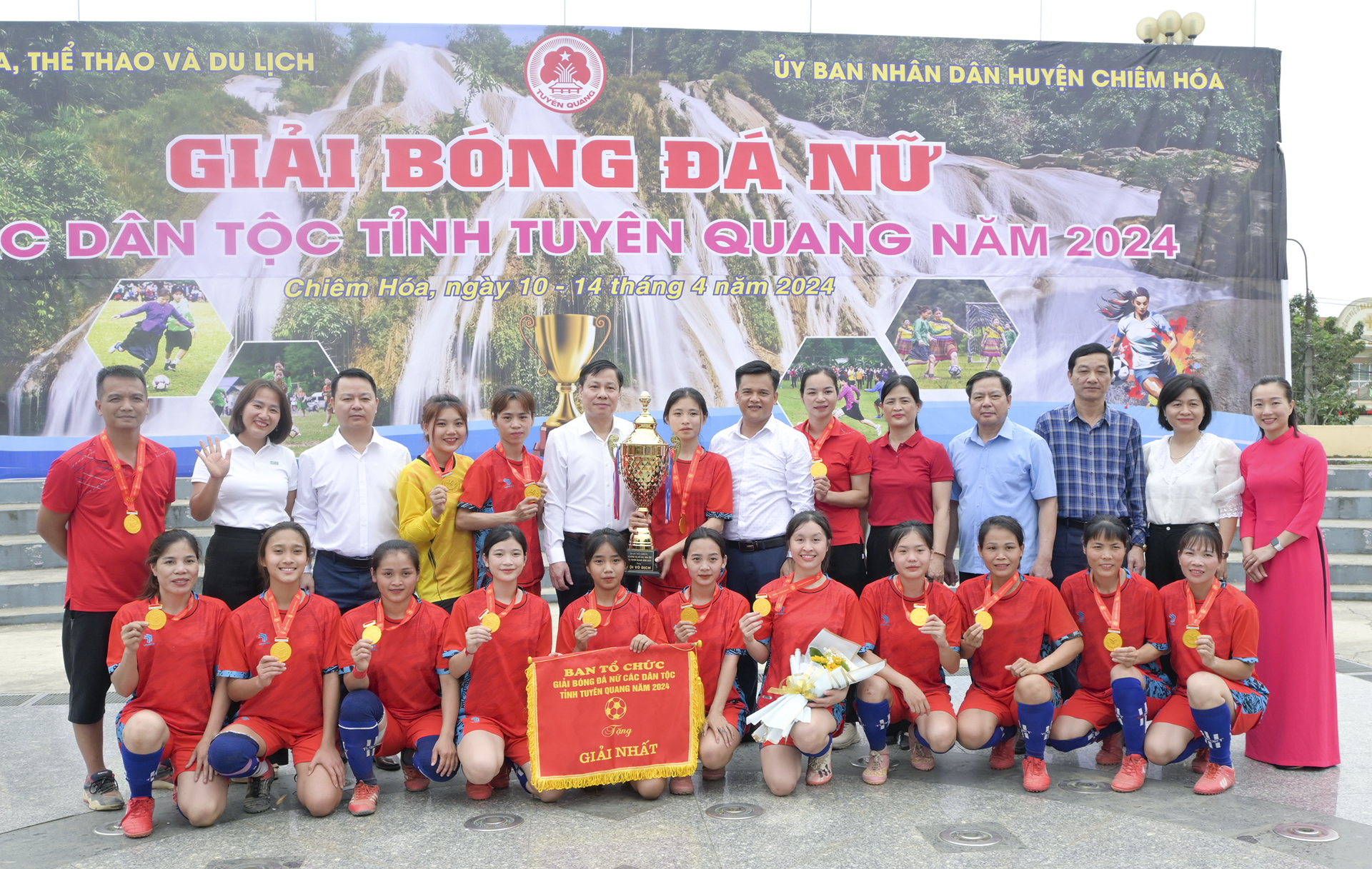 Bế mạc Giải bóng đá nữ các dân tộc tỉnh Tuyên Quang năm 2024