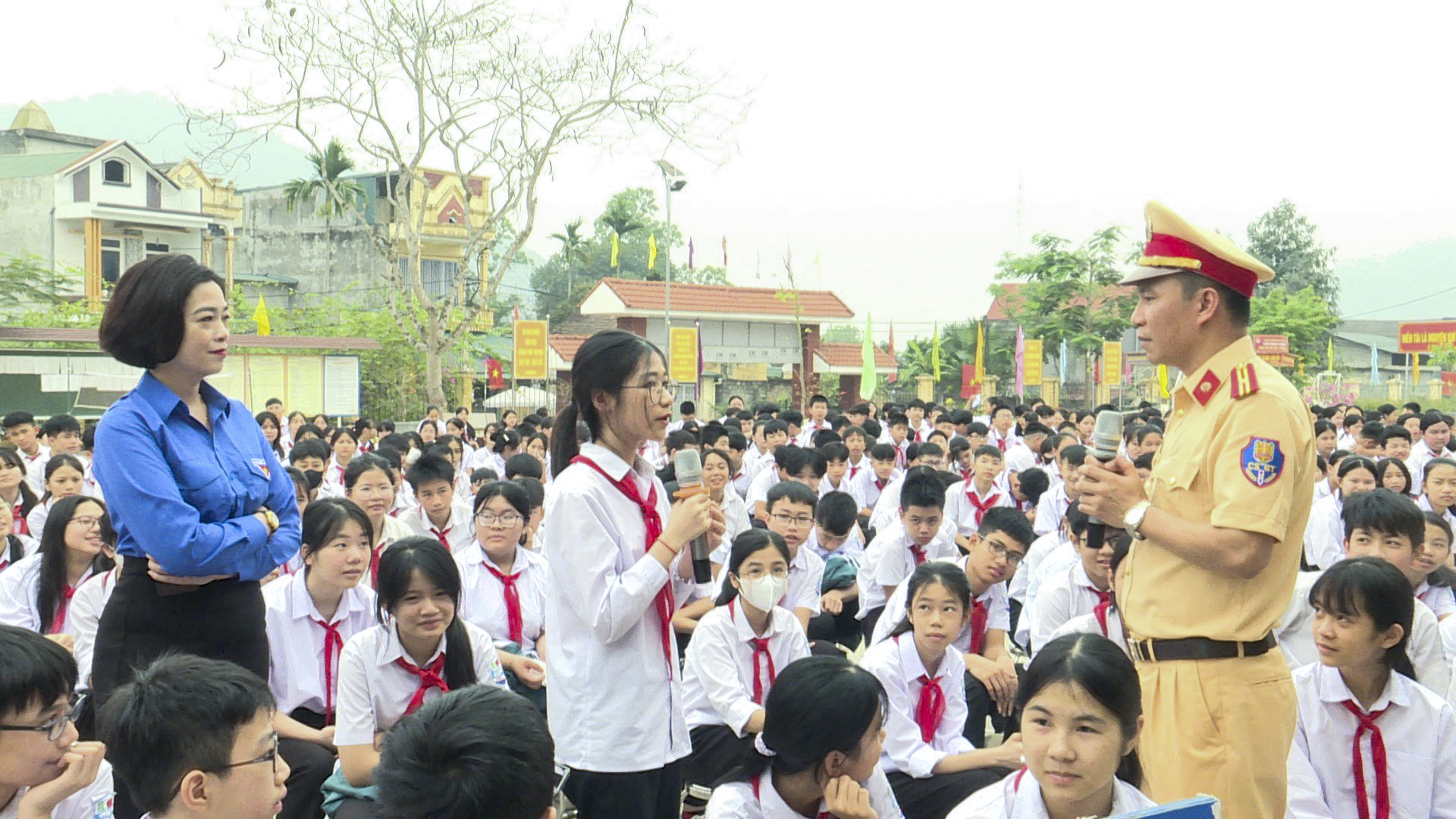 Trường THCS Vĩnh Lộc tổ chức ngoại khoá tuyên truyền phổ biến giáo dục pháp luật