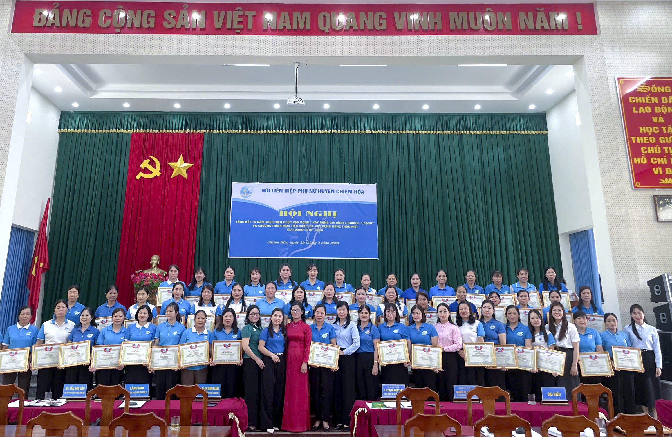Hội LHPN huyện tổng kết 15 năm thực hiện cuộc vận động “Xây dựng gia đình 5 không, 3 sạch”