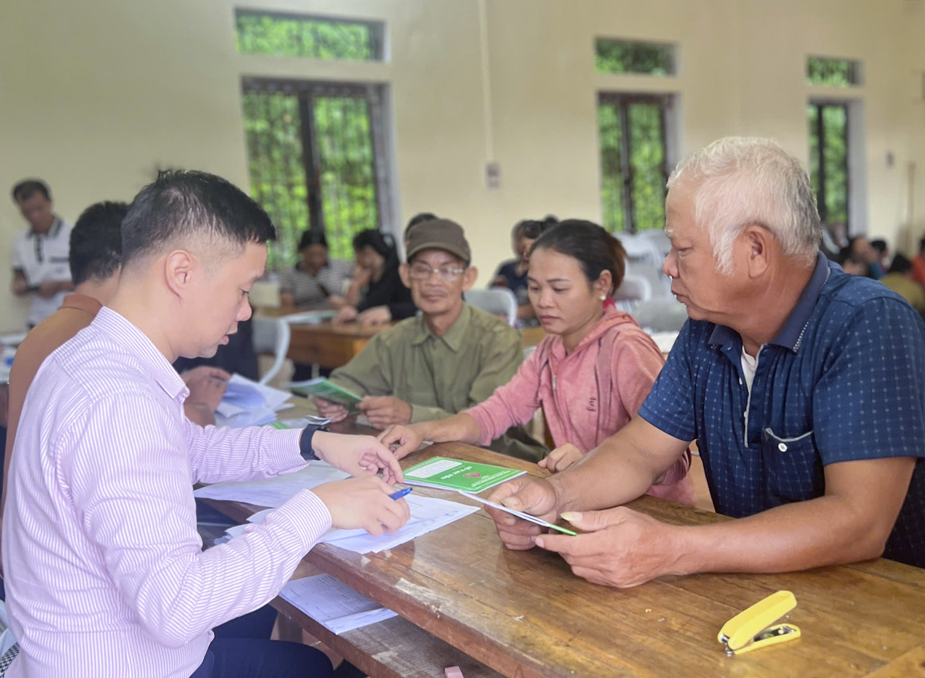 Phòng giao dịch Ngân hàng chính sách xã hội Chiêm Hoá tổ chức đối chiếu, phân loại nợ của khách hàng năm 2025