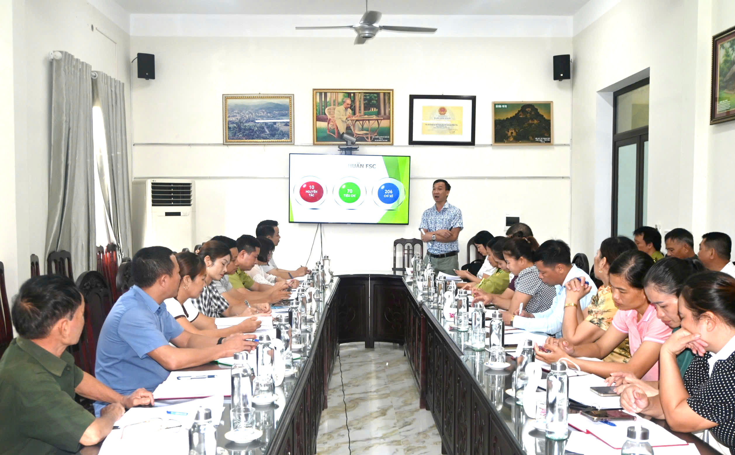 Hội nghị tập huấn, tuyên truyền quản lý bảo vệ rừng và cấp chứng chỉ rừng FSC trên địa bàn xã