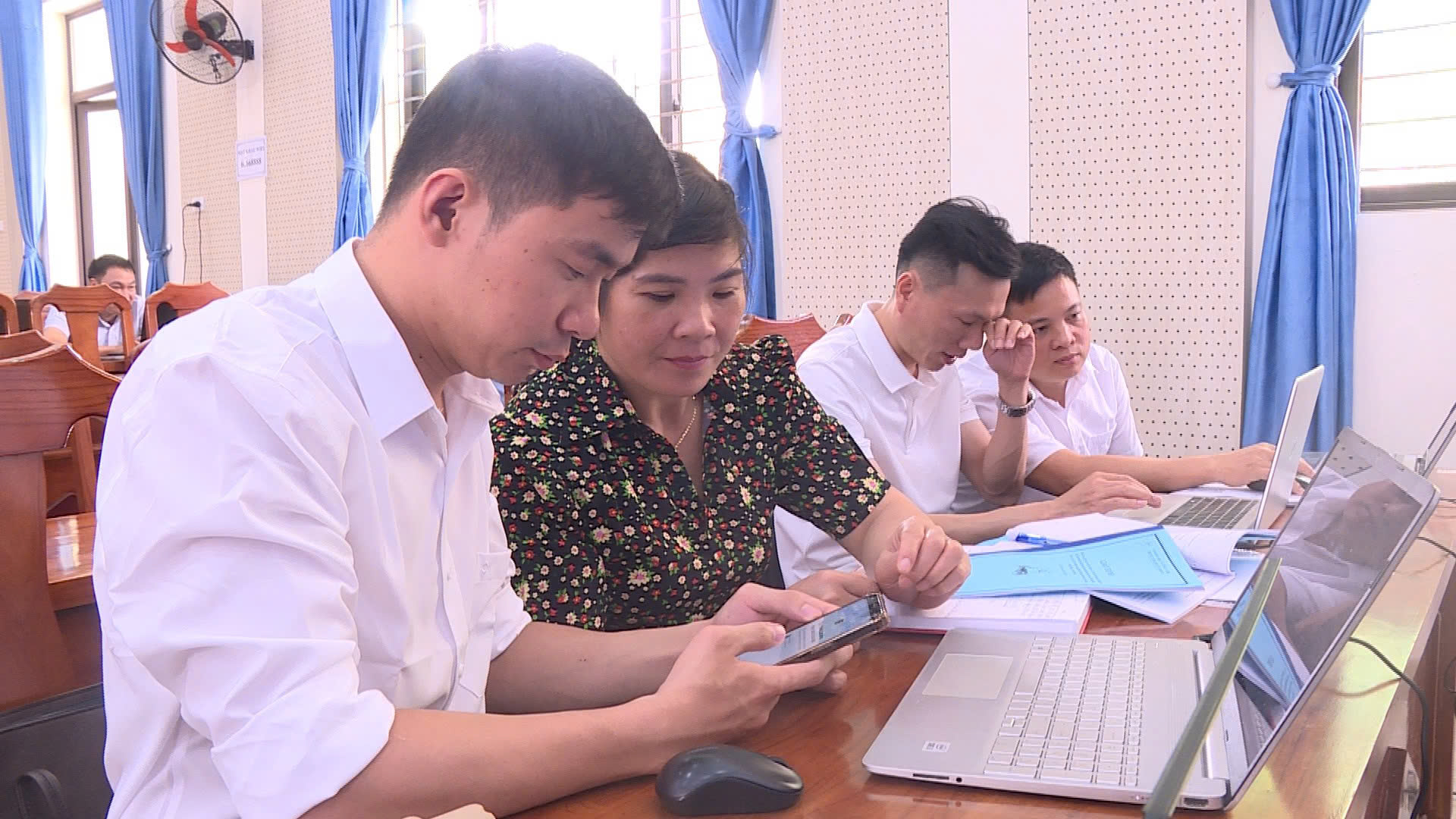 Tập huấn, đào tạo về hạ tầng số, trí tuệ nhân tạo, dữ liệu lớn (bình dân học vụ số, bình dân học vụ AI); kỹ năng công nghệ thông tin năm 2025