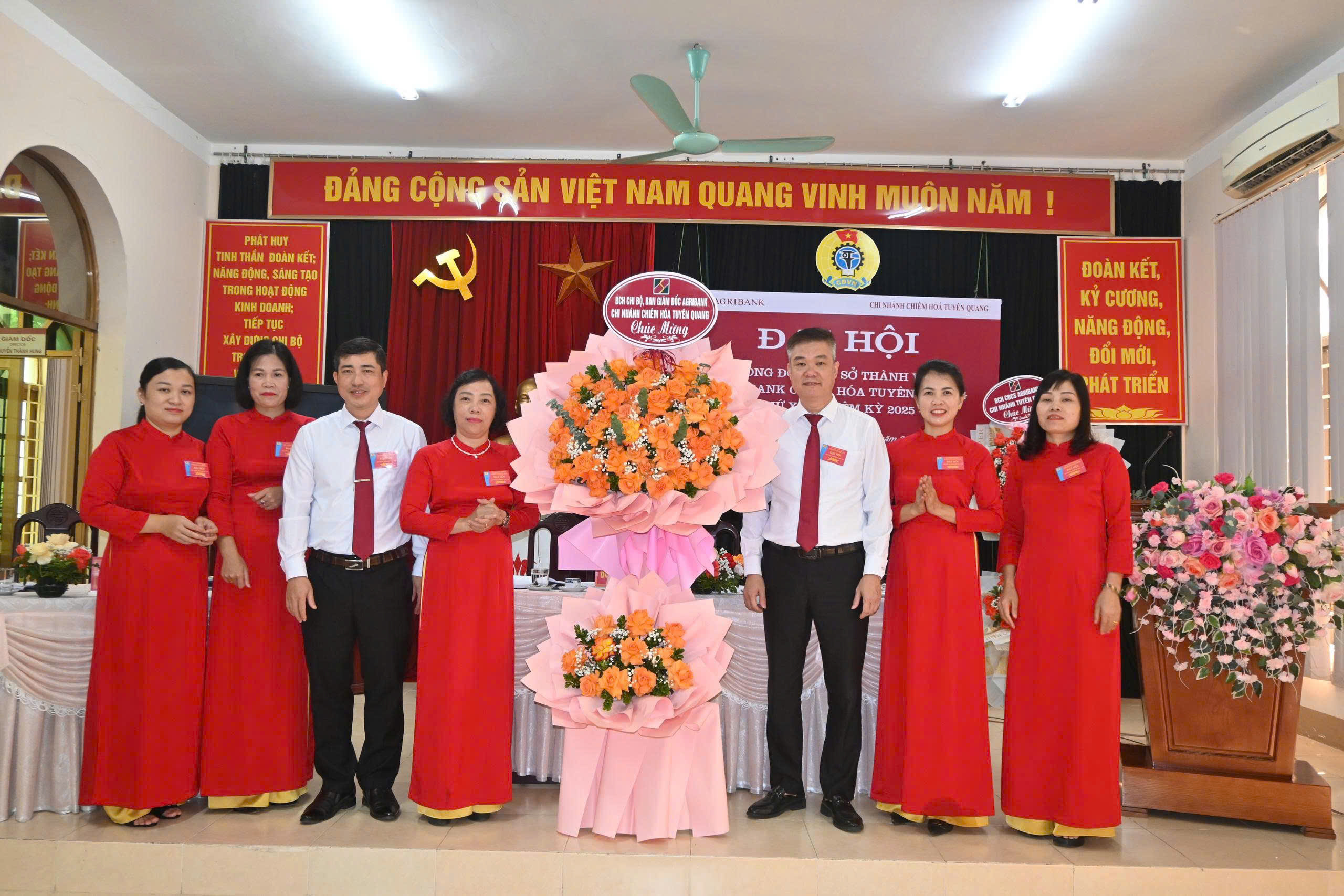 ĐẠI HỘI CÔNG ĐOÀN CƠ SỞ THÀNH VIÊN NGÂN HÀNG NÔNG NGHIỆP CHIÊM HÓA
